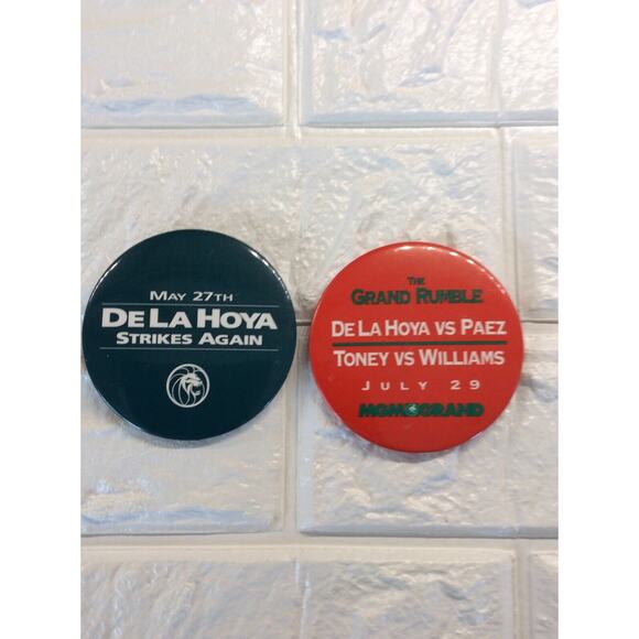 Vintage MGM 3” Buttons Pins De La Hoya Strikes Again The Grand Rumble Vs Paez - Picture 2 of 3